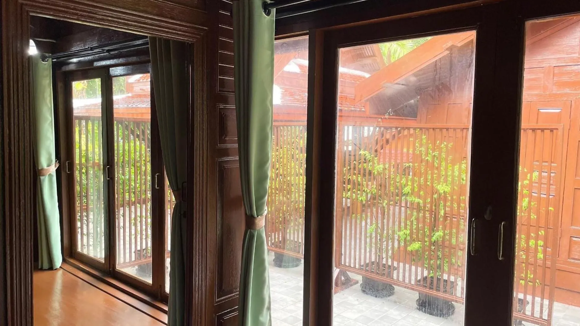Niyang Siam House Apartment Nai Yang Homestay